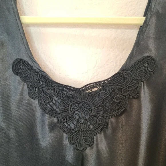 Escapades Top Women Large Black Satin Blouse Tank Embroidered Sleeveless Flowy - Picture 3 of 12